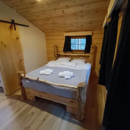 Forrest House Na Drzewie Niedaleko Suntago Budy Mszczonowskie