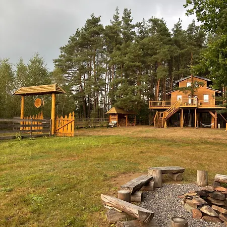 Forrest House Na Drzewie Niedaleko Suntago Holiday home *